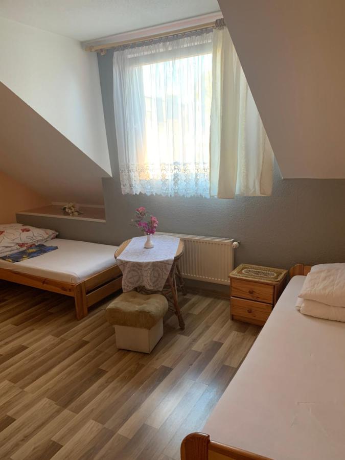 Tanie Noclegi Bartek Kielce Exteriör bild