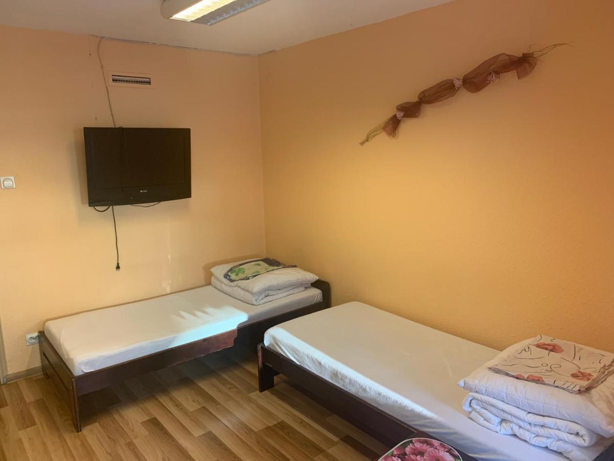 Tanie Noclegi Bartek Kielce Exteriör bild