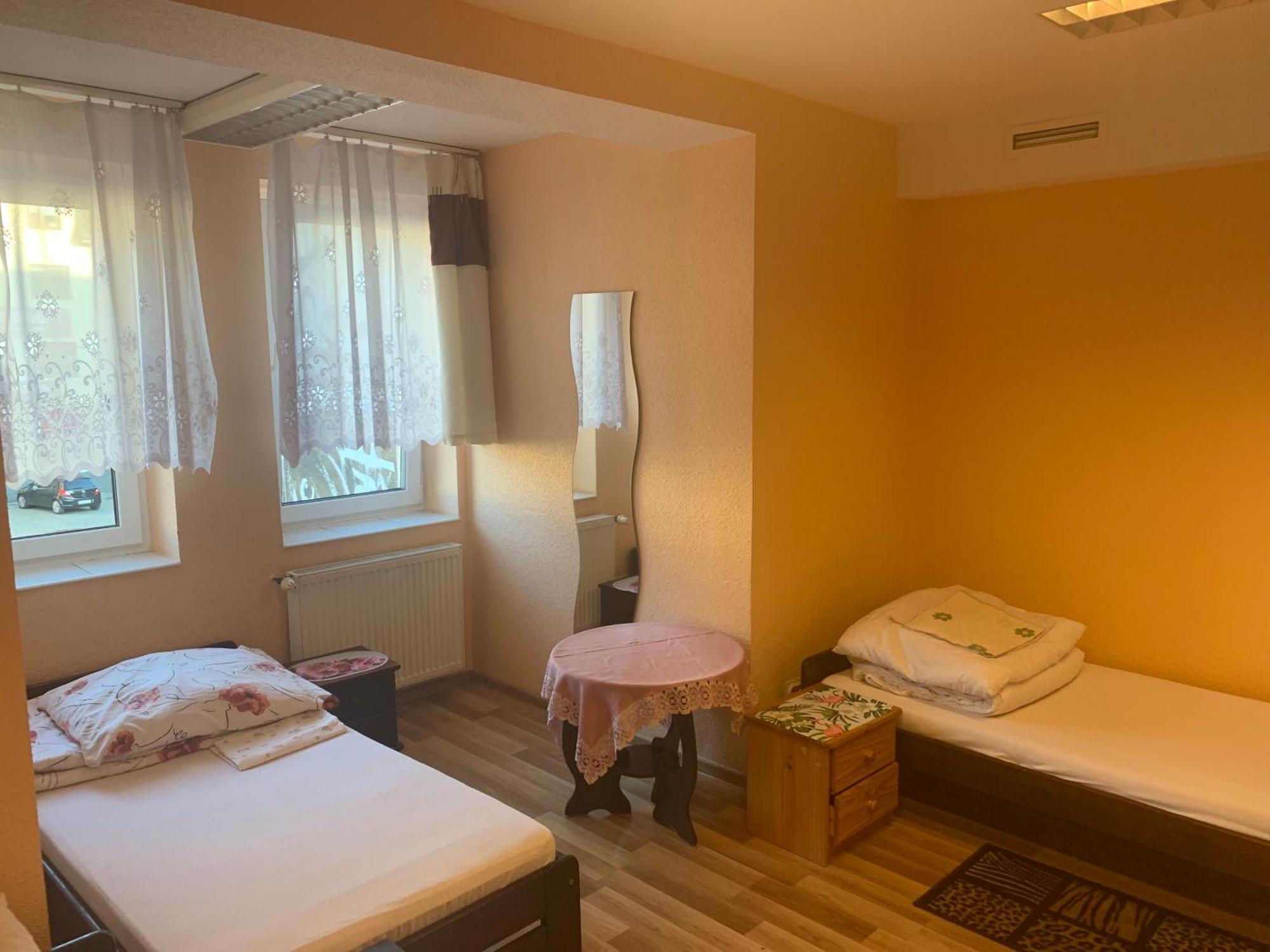 Tanie Noclegi Bartek Kielce Exteriör bild